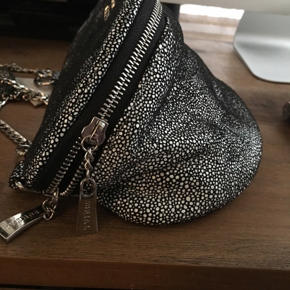 Sorial New York half moon shaped crossbody - Picture 3 of 4